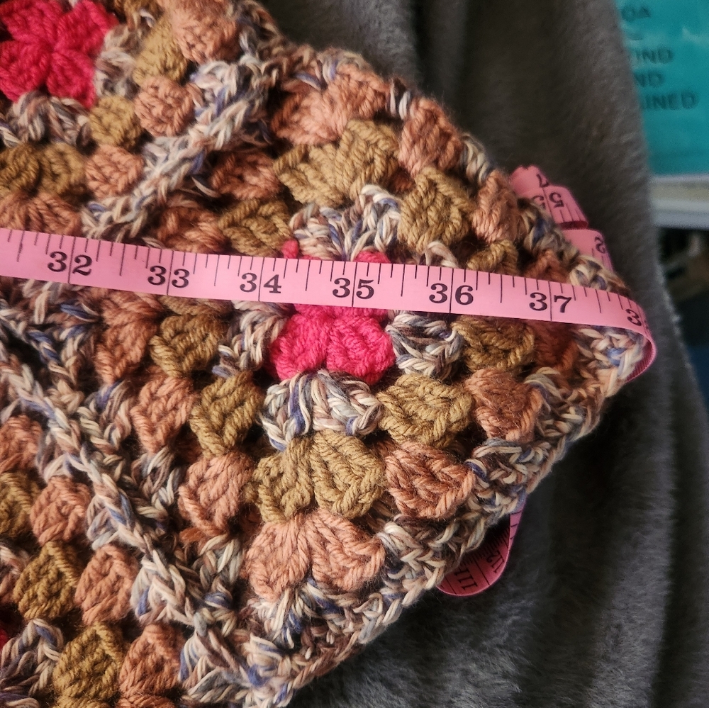 Crochet poncho - Picture 3 of 4